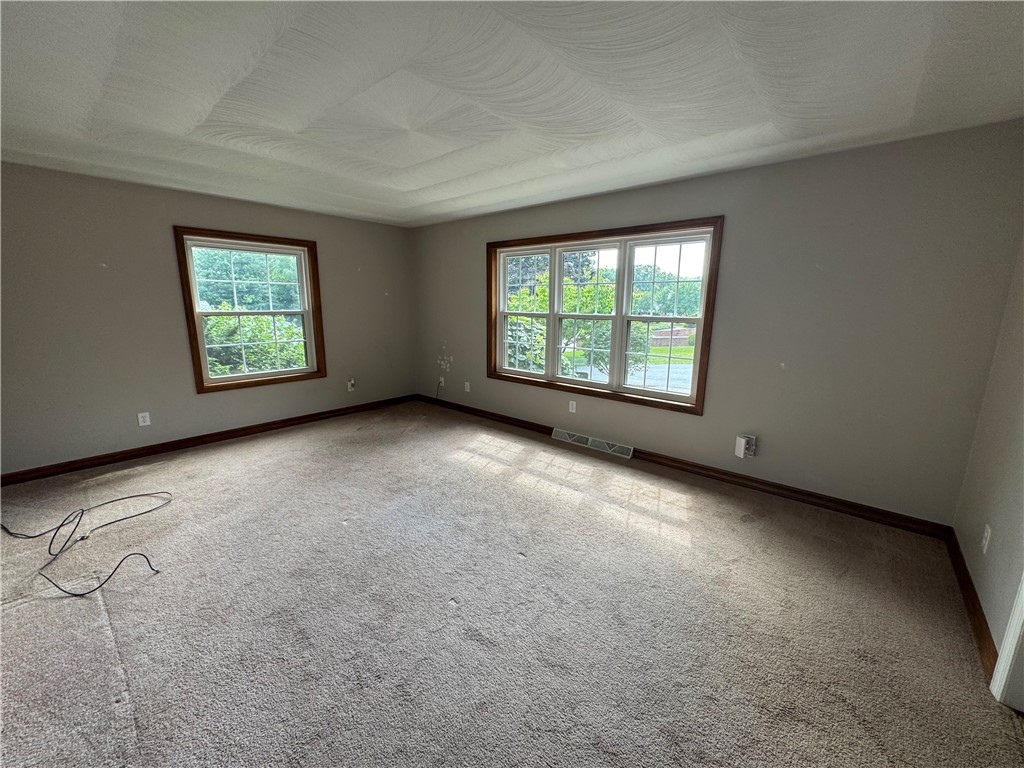 White Twp, Pennsylvania 15701, United States, 3 Bedrooms Bedrooms, ,3 BathroomsBathrooms,Residential,Contingent,184308