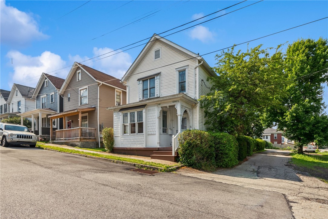 City Of Greensburg, Pennsylvania 15601, United States, 3 Bedrooms Bedrooms, ,2 BathroomsBathrooms,Residential,Contingent,164961