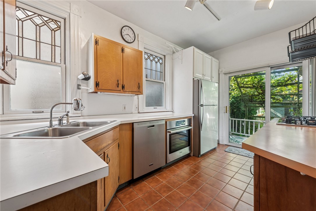 City Of Greensburg, Pennsylvania 15601, United States, 3 Bedrooms Bedrooms, ,2 BathroomsBathrooms,Residential,Contingent,164961