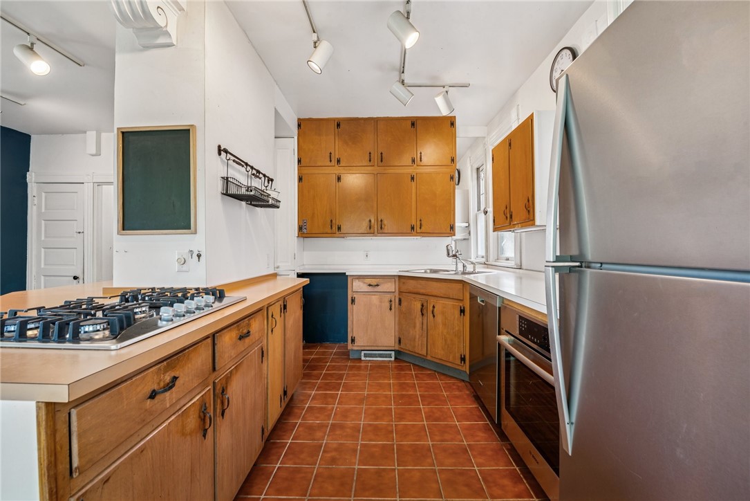 City Of Greensburg, Pennsylvania 15601, United States, 3 Bedrooms Bedrooms, ,2 BathroomsBathrooms,Residential,Contingent,164961