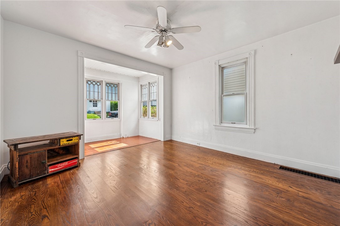 City Of Greensburg, Pennsylvania 15601, United States, 3 Bedrooms Bedrooms, ,2 BathroomsBathrooms,Residential,Contingent,164961