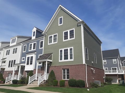 Photo of 221 Riverfront St, Oakmont, PA 15139 (MLS # 1737394)