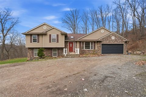 Photo of 587 Kimble Dr, Glenshaw, PA 15116 (MLS # 1745884)
