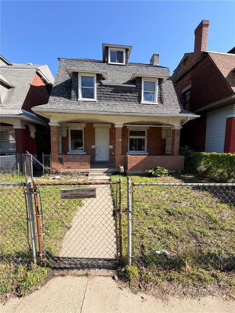 Photo of 215 Moore Ave, Pittsburgh, PA 15210 (MLS # 1752657)