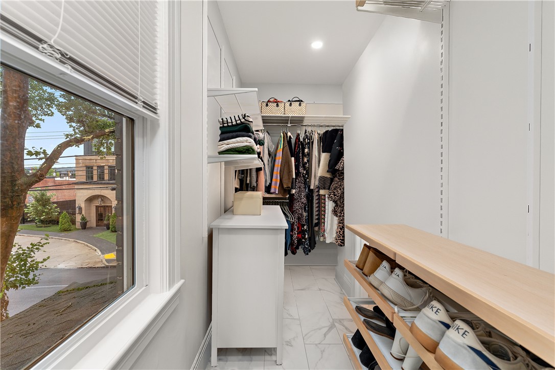 Sewickley, Pennsylvania 15143, United States, 4 Bedrooms Bedrooms, ,3 BathroomsBathrooms,Residential,Active,171909