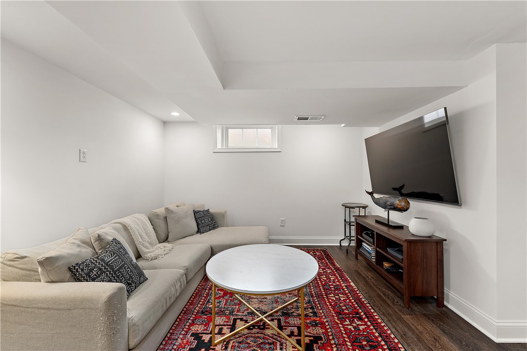 Sewickley, Pennsylvania 15143, United States, 4 Bedrooms Bedrooms, ,3 BathroomsBathrooms,Residential,Active,171909