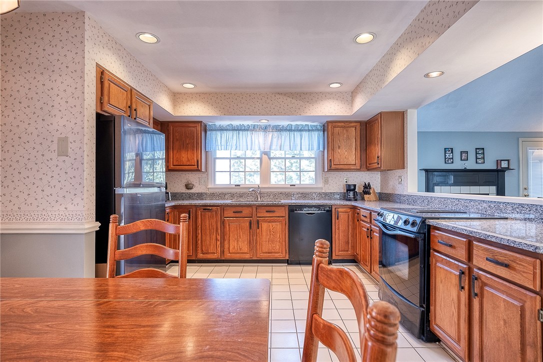 Robinson Twp - Nwa, Pennsylvania 15205, United States, 3 Bedrooms Bedrooms, ,3 BathroomsBathrooms,Residential,Contingent,86520