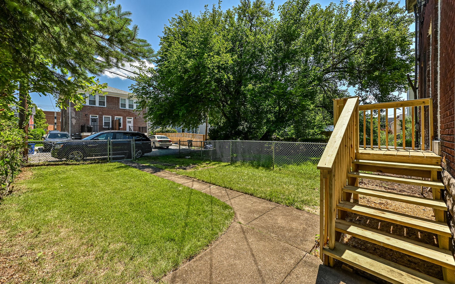 528 N St Clair Street