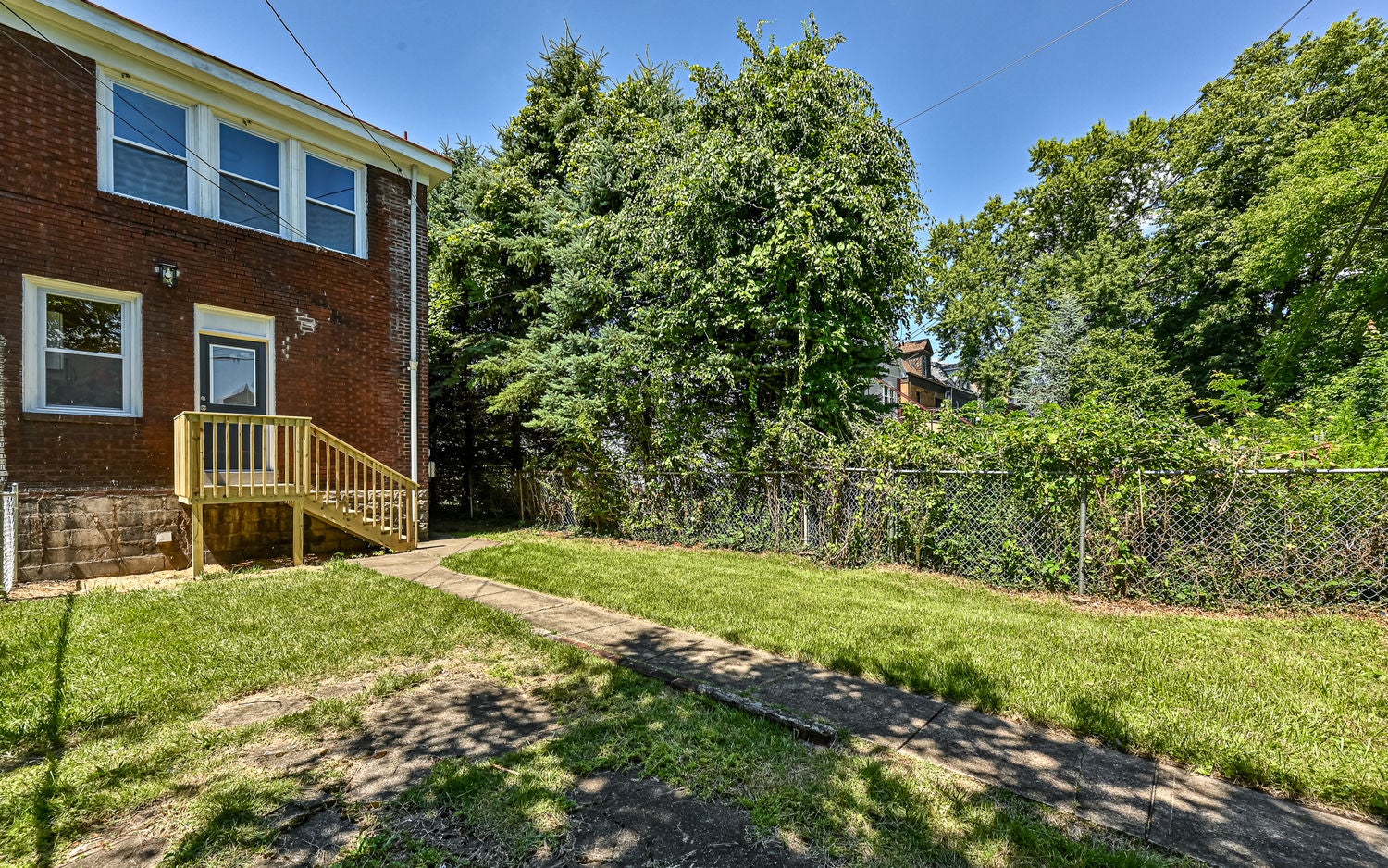 528 N St Clair Street