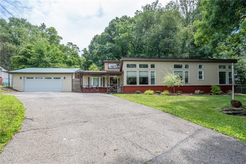 Homes For Sale - 2851 State Route 981<br/> Loyalhanna, PA 15670