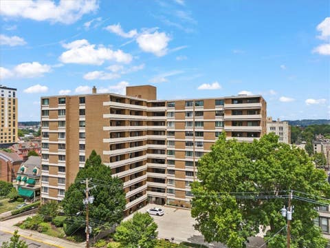 Photo for 220 N Dithridge Street 301