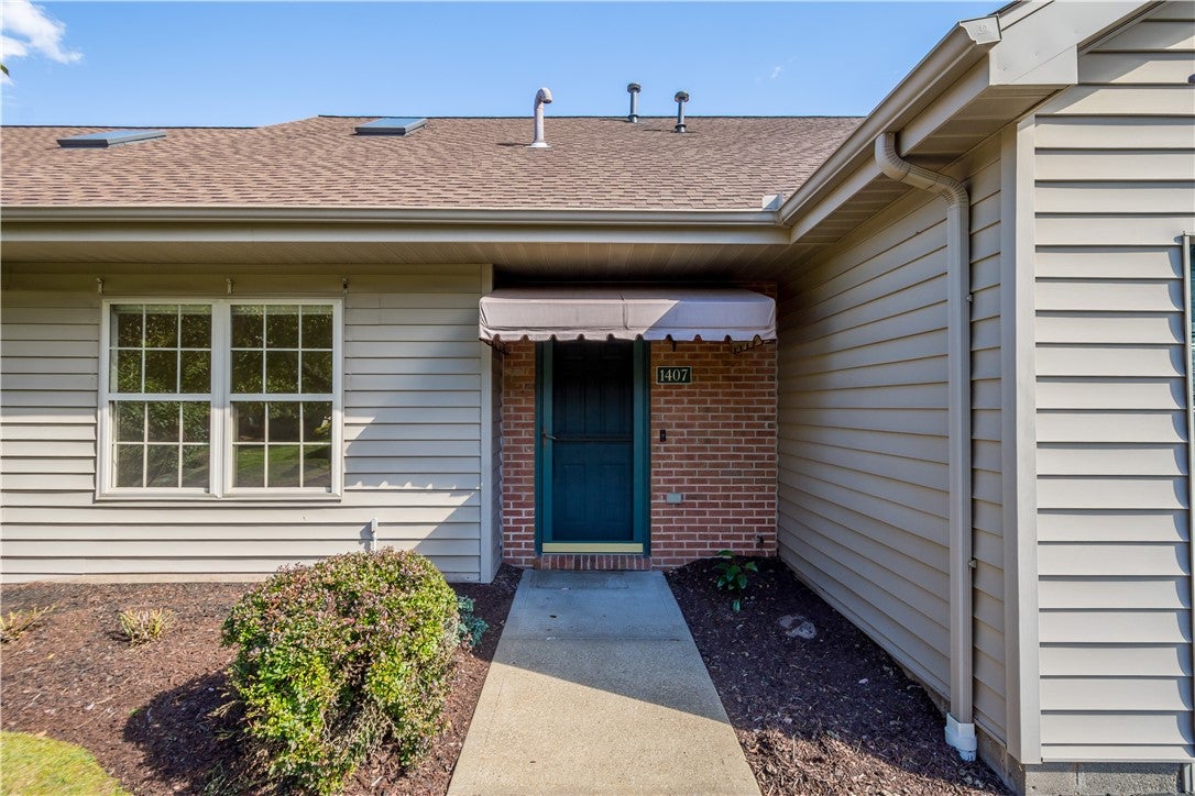 1407 Greenbriar Ct