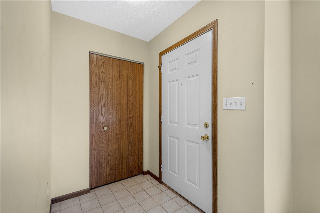 1407 Greenbriar Ct