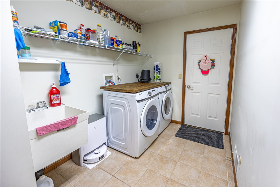 1089 Timberwood Dr Dr, Beaver Falls, Pennsylvania image 18