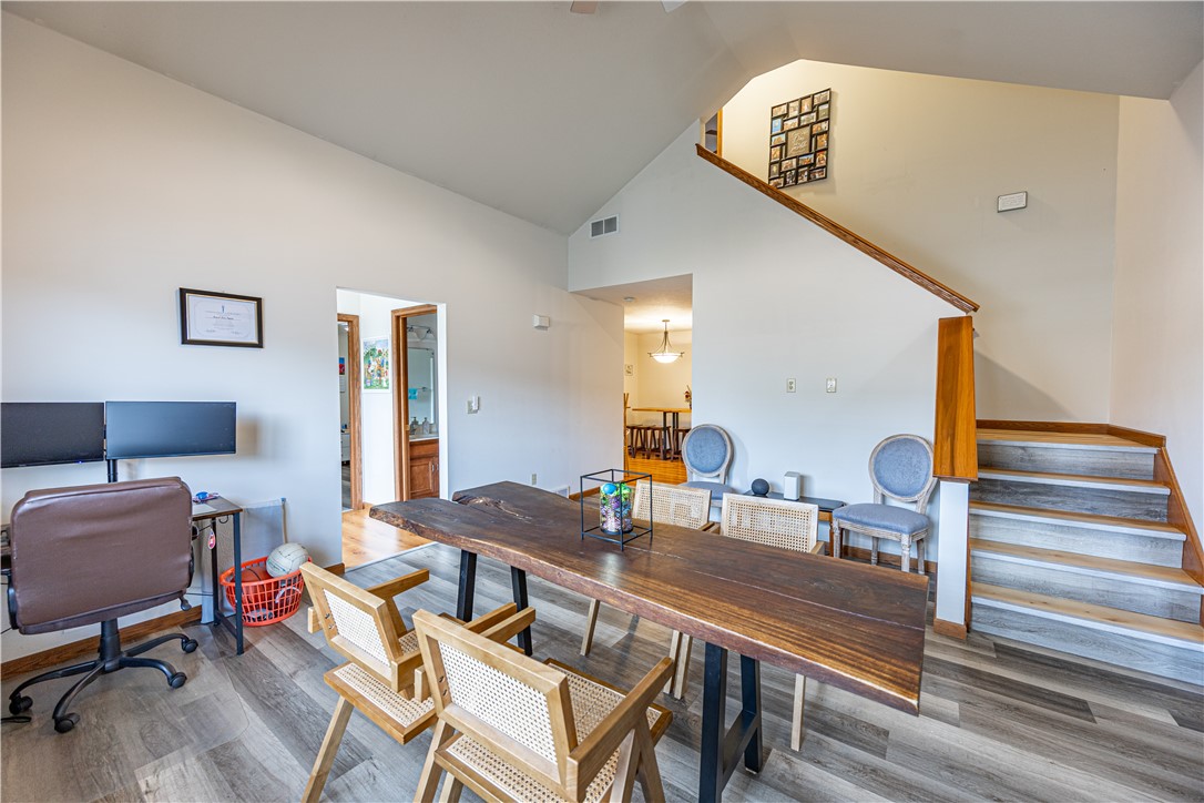 1089 Timberwood Dr Dr, Beaver Falls, Pennsylvania image 3