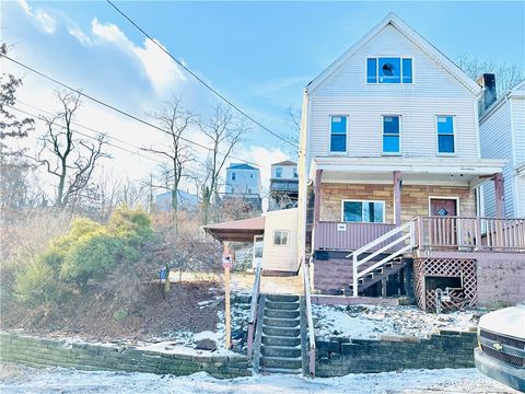 Photo of 17 Arnold St, Pittsburgh, PA 15205 (MLS # 1737827)