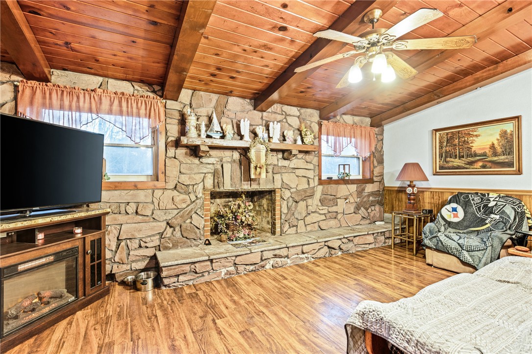 Upper Turkeyfoot Twp, Pennsylvania 15557, United States, 3 Bedrooms Bedrooms, ,1 BathroomBathrooms,Residential,Pending,77155