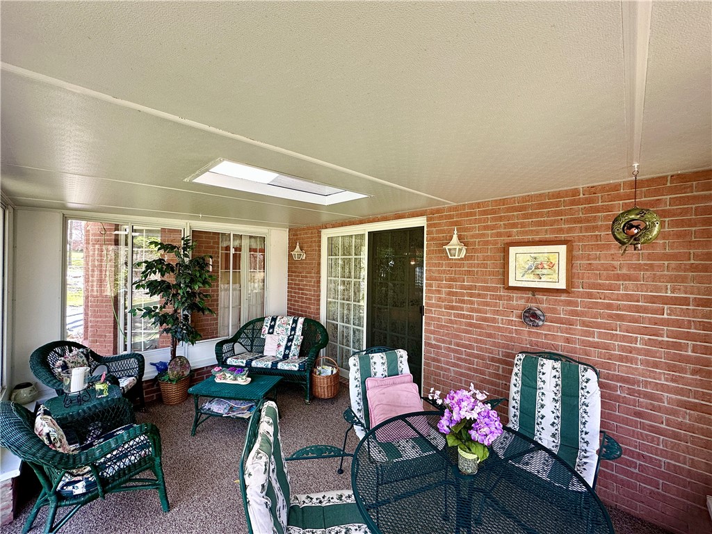 Neshannock Twp, Pennsylvania 16105, United States, 2 Bedrooms Bedrooms, ,2 BathroomsBathrooms,Residential,Pending,111407