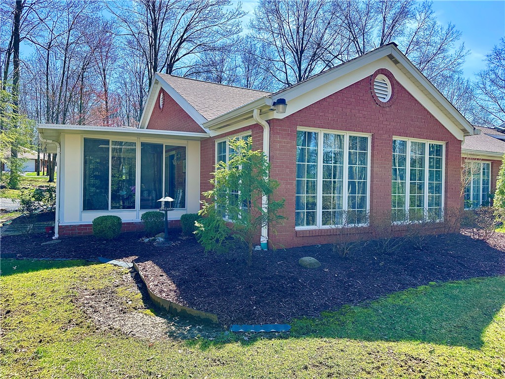 Neshannock Twp, Pennsylvania 16105, United States, 2 Bedrooms Bedrooms, ,2 BathroomsBathrooms,Residential,Pending,111407