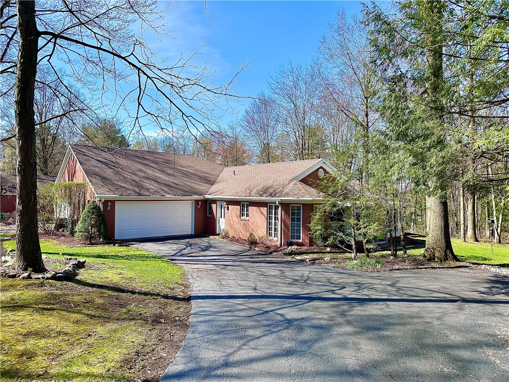 Neshannock Twp, Pennsylvania 16105, United States, 2 Bedrooms Bedrooms, ,2 BathroomsBathrooms,Residential,Pending,111407