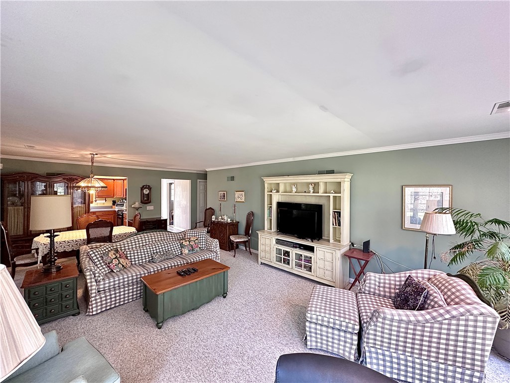 Neshannock Twp, Pennsylvania 16105, United States, 2 Bedrooms Bedrooms, ,2 BathroomsBathrooms,Residential,Pending,111407