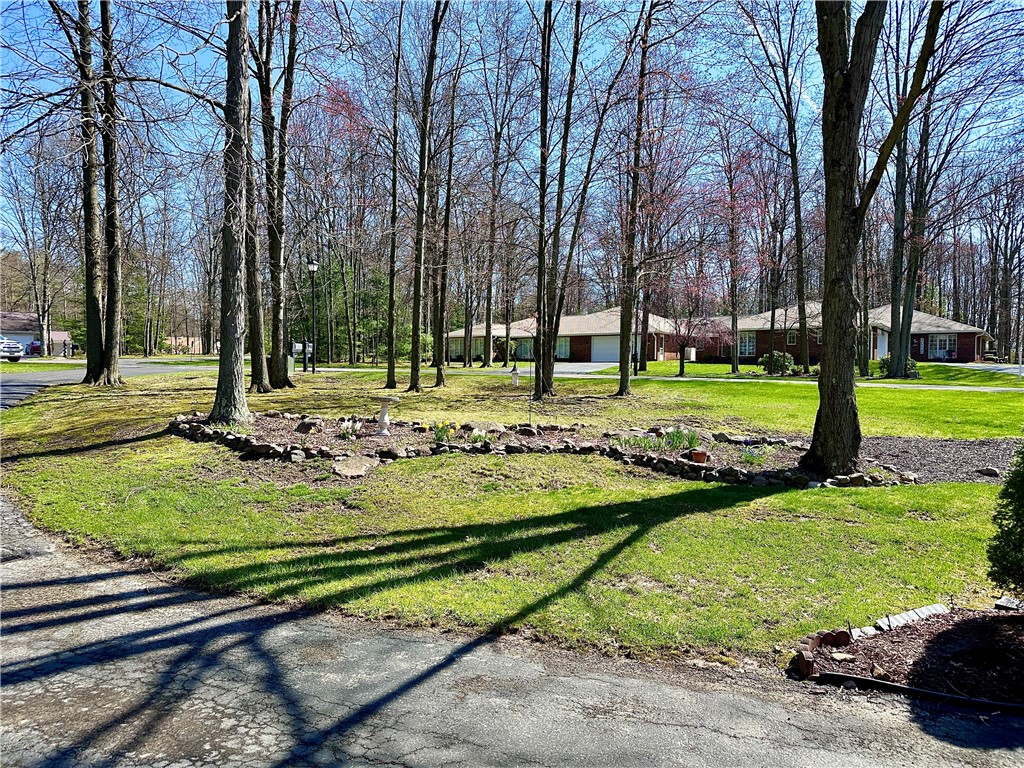 Neshannock Twp, Pennsylvania 16105, United States, 2 Bedrooms Bedrooms, ,2 BathroomsBathrooms,Residential,Pending,111407