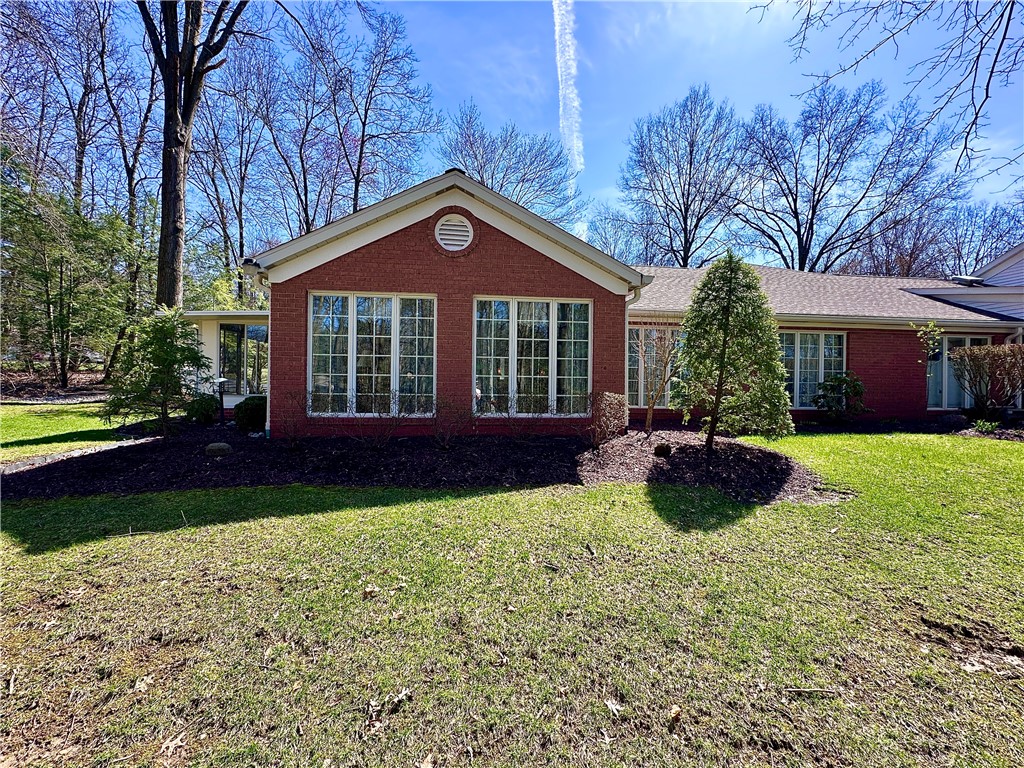 Neshannock Twp, Pennsylvania 16105, United States, 2 Bedrooms Bedrooms, ,2 BathroomsBathrooms,Residential,Pending,111407