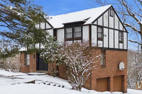 Photo of 102 Alleyne Dr, Pittsburgh, PA 15215 (MLS # 1732497)