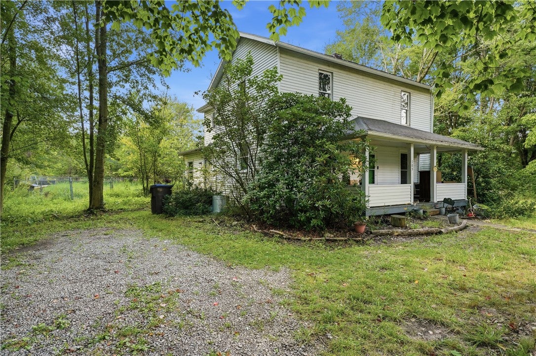 185 N Hassel Rd