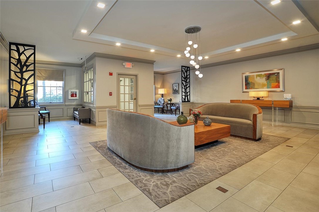 300 Fox Chapel Rd 205