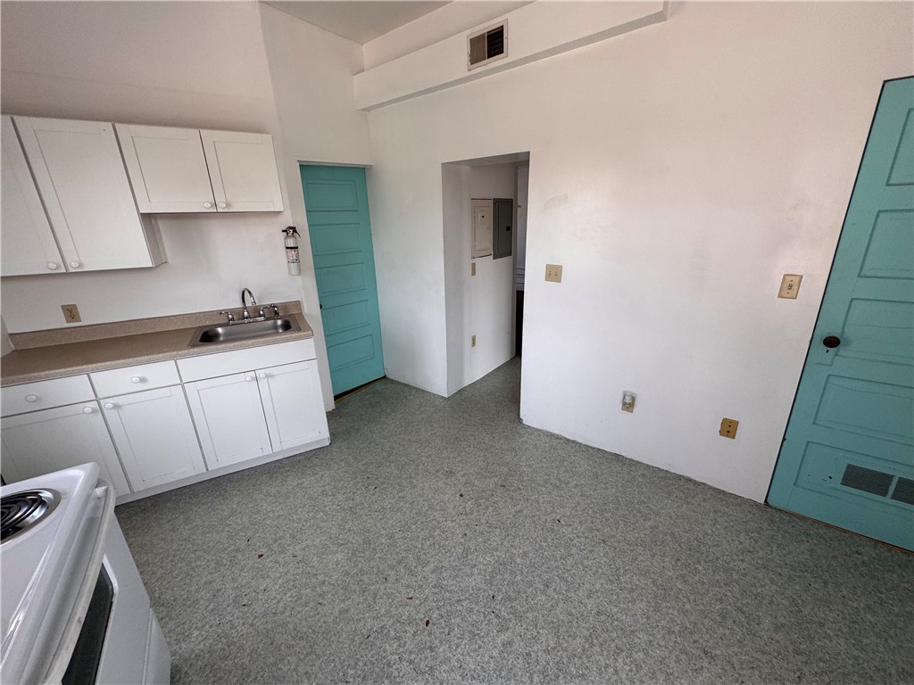 Bloomfield, Pennsylvania 15224, United States, 2 Bedrooms Bedrooms, ,1 BathroomBathrooms,Residential,Active,158005