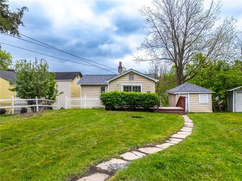 Photo of 524 5th Ave, Carnegie, PA 15106 (MLS # 1750893)
