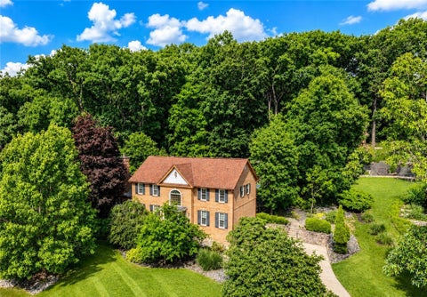 Photo of 217 La Grande Dr, Cranberry Twp, PA 16066 (MLS # 1764015)
