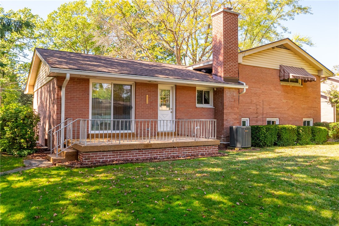 Sharon, Pennsylvania 16146, United States, 3 Bedrooms Bedrooms, ,2 BathroomsBathrooms,Residential,Active,220151