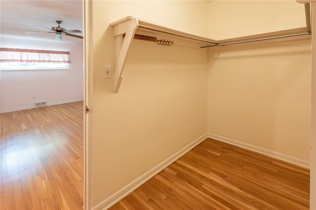 Sharon, Pennsylvania 16146, United States, 3 Bedrooms Bedrooms, ,2 BathroomsBathrooms,Residential,Active,220151