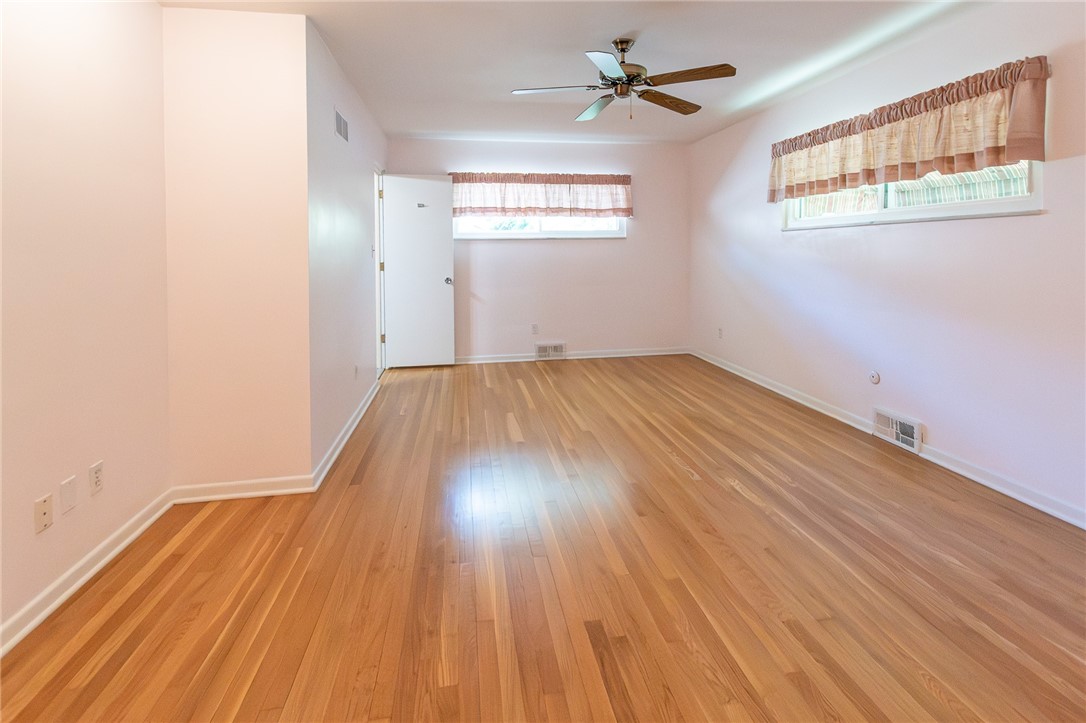 Sharon, Pennsylvania 16146, United States, 3 Bedrooms Bedrooms, ,2 BathroomsBathrooms,Residential,Active,220151