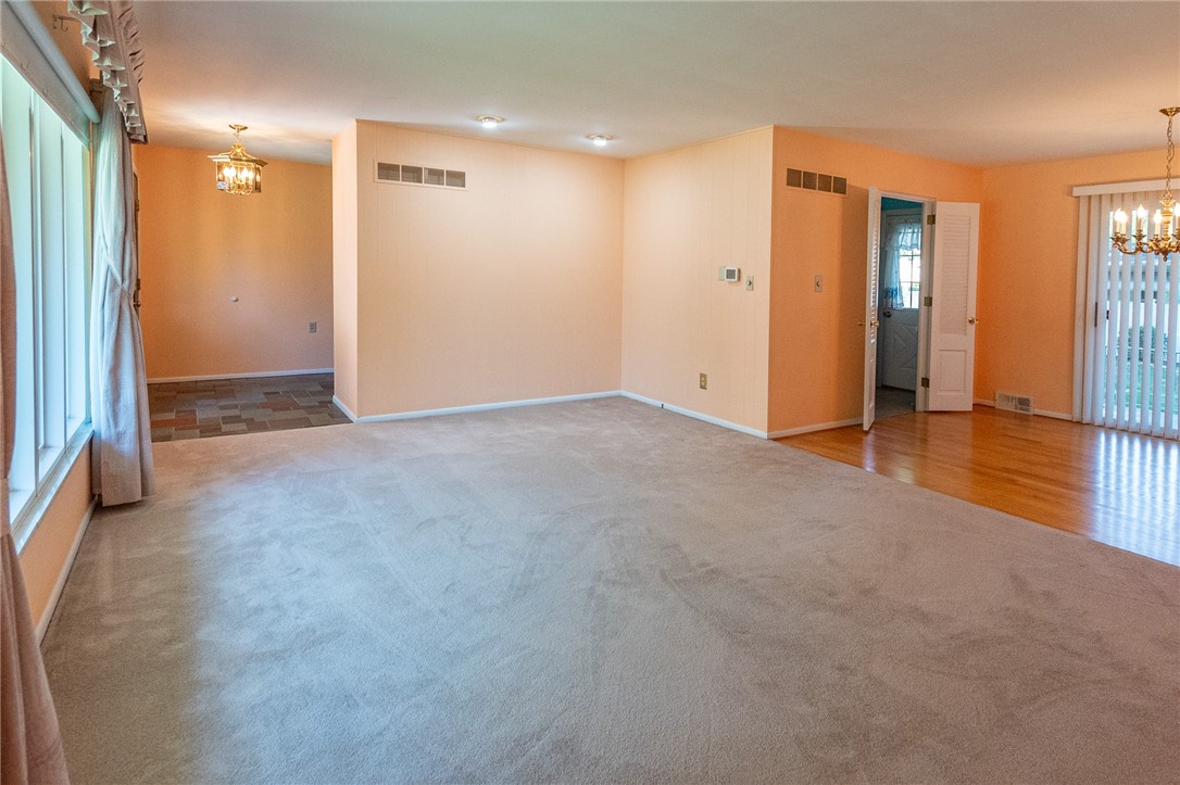 Sharon, Pennsylvania 16146, United States, 3 Bedrooms Bedrooms, ,2 BathroomsBathrooms,Residential,Active,220151