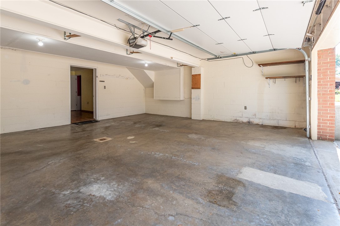 Sharon, Pennsylvania 16146, United States, 3 Bedrooms Bedrooms, ,2 BathroomsBathrooms,Residential,Active,220151