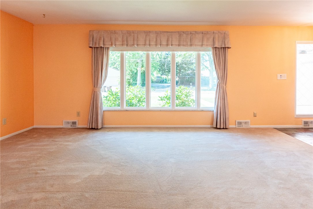 Sharon, Pennsylvania 16146, United States, 3 Bedrooms Bedrooms, ,2 BathroomsBathrooms,Residential,Active,220151