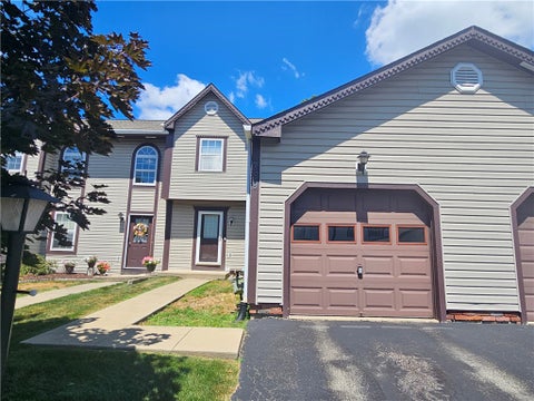 Townhouse For Sale - 759 Sunset Cir Cir<br/> Cranberry Twp, PA 16066