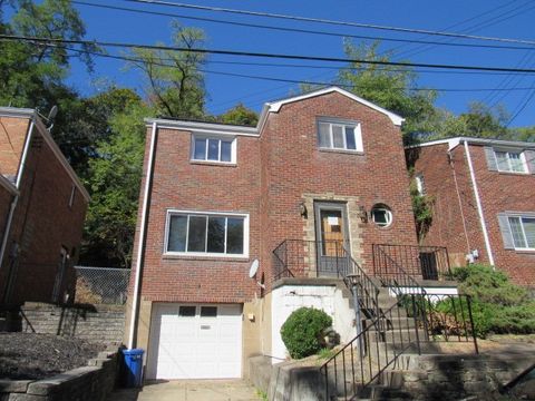 Photo of 4257 Upview Ter, Pittsburgh, PA 15201 (MLS # 1727274)