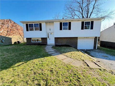 Photo of 329 Golden Gate Dr, Penn Hills, PA 15147 (MLS # 1742868)