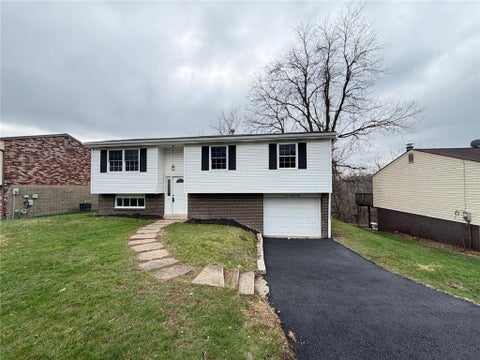 Homes For Sale - 329 Golden Gate Dr. Dr<br/> Verona, PA 15147