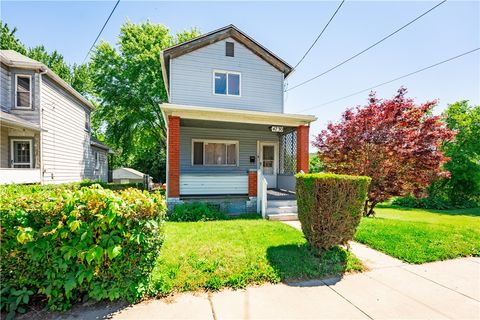 Homes For Sale - 4730 Fourth Avenue Ave<br/> Beaver Falls, PA 15010