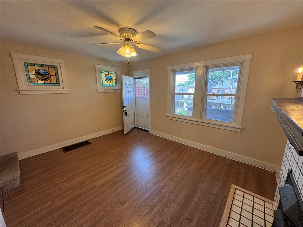 Brentwood, Pennsylvania 15227, United States, 2 Bedrooms Bedrooms, ,1 BathroomBathrooms,Residential,Active,171520