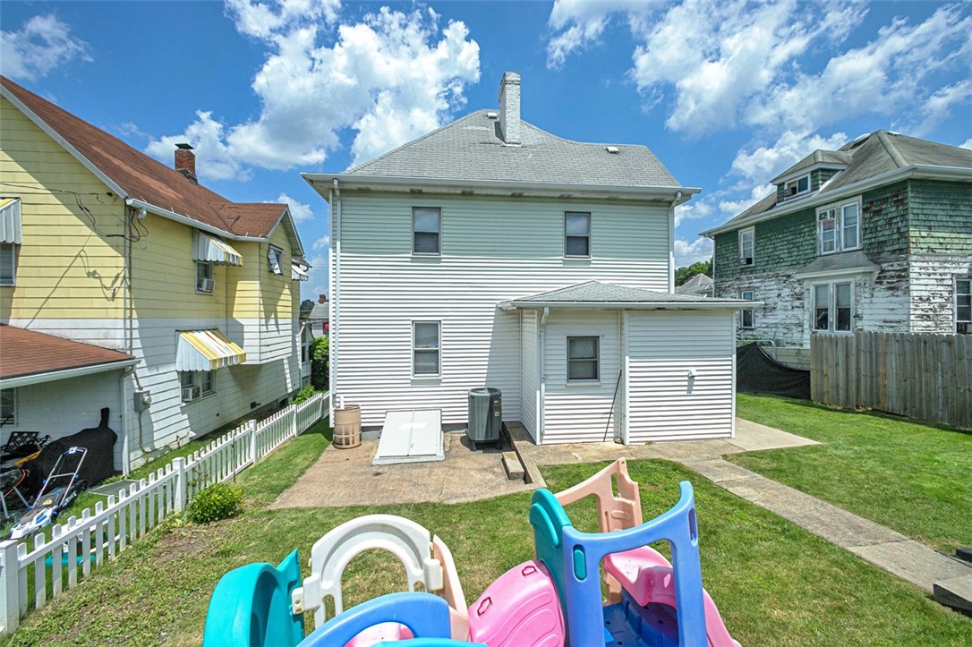 Connellsville, Pennsylvania 15425, United States, 3 Bedrooms Bedrooms, ,2 BathroomsBathrooms,Residential,Pending,158988