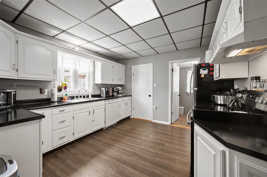 Connellsville, Pennsylvania 15425, United States, 3 Bedrooms Bedrooms, ,2 BathroomsBathrooms,Residential,Pending,158988