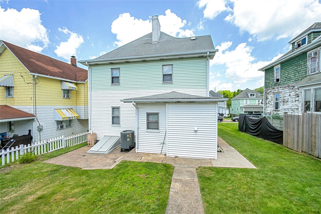 Connellsville, Pennsylvania 15425, United States, 3 Bedrooms Bedrooms, ,2 BathroomsBathrooms,Residential,Pending,158988