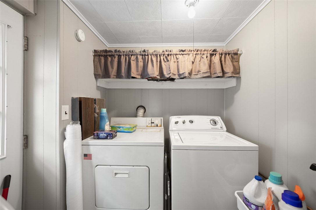 Connellsville, Pennsylvania 15425, United States, 3 Bedrooms Bedrooms, ,2 BathroomsBathrooms,Residential,Pending,158988