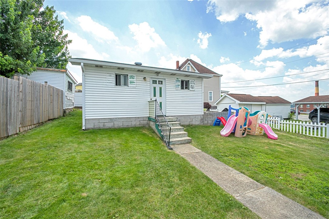 Connellsville, Pennsylvania 15425, United States, 3 Bedrooms Bedrooms, ,2 BathroomsBathrooms,Residential,Pending,158988